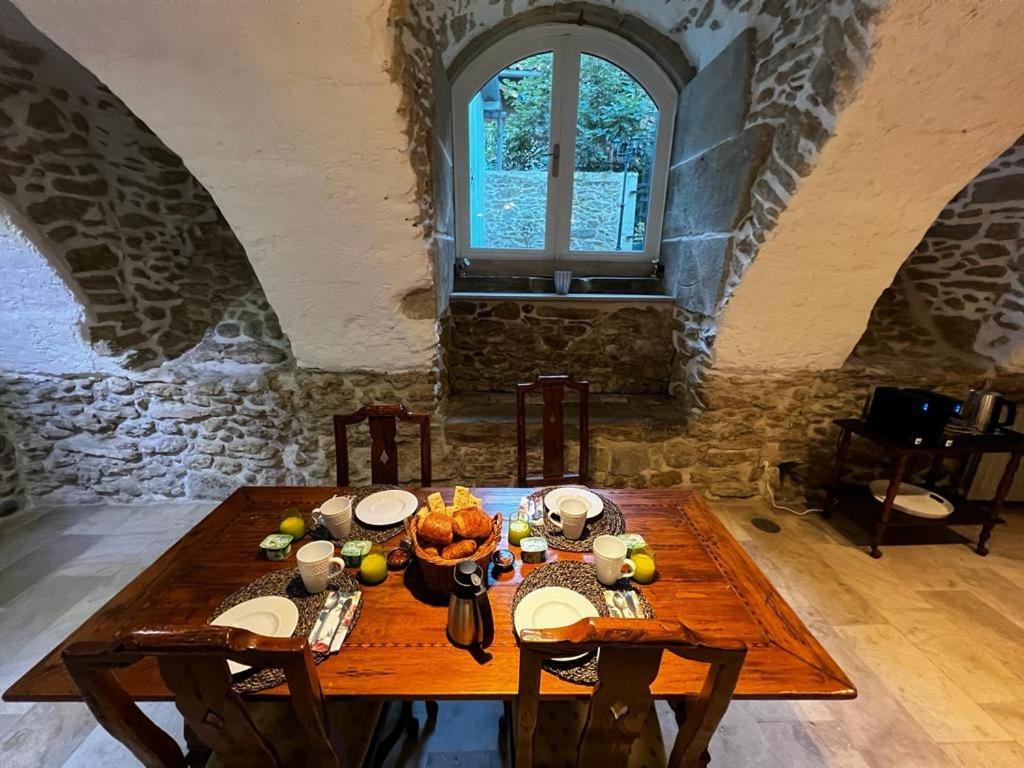 Sci Les Remparts De Mirepoix Bed and Breakfast Mirepoix  Εξωτερικό φωτογραφία