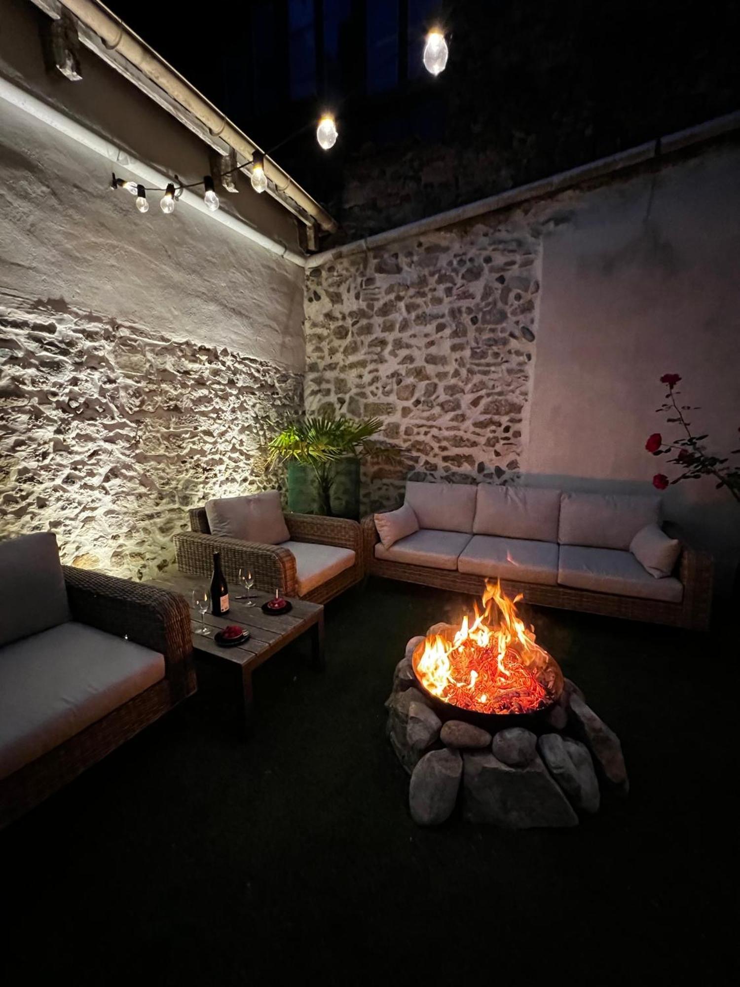 Sci Les Remparts De Mirepoix Bed and Breakfast Mirepoix  Εξωτερικό φωτογραφία